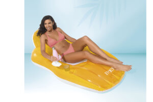 Latina Woman on Floating Matt for Packaging Photography